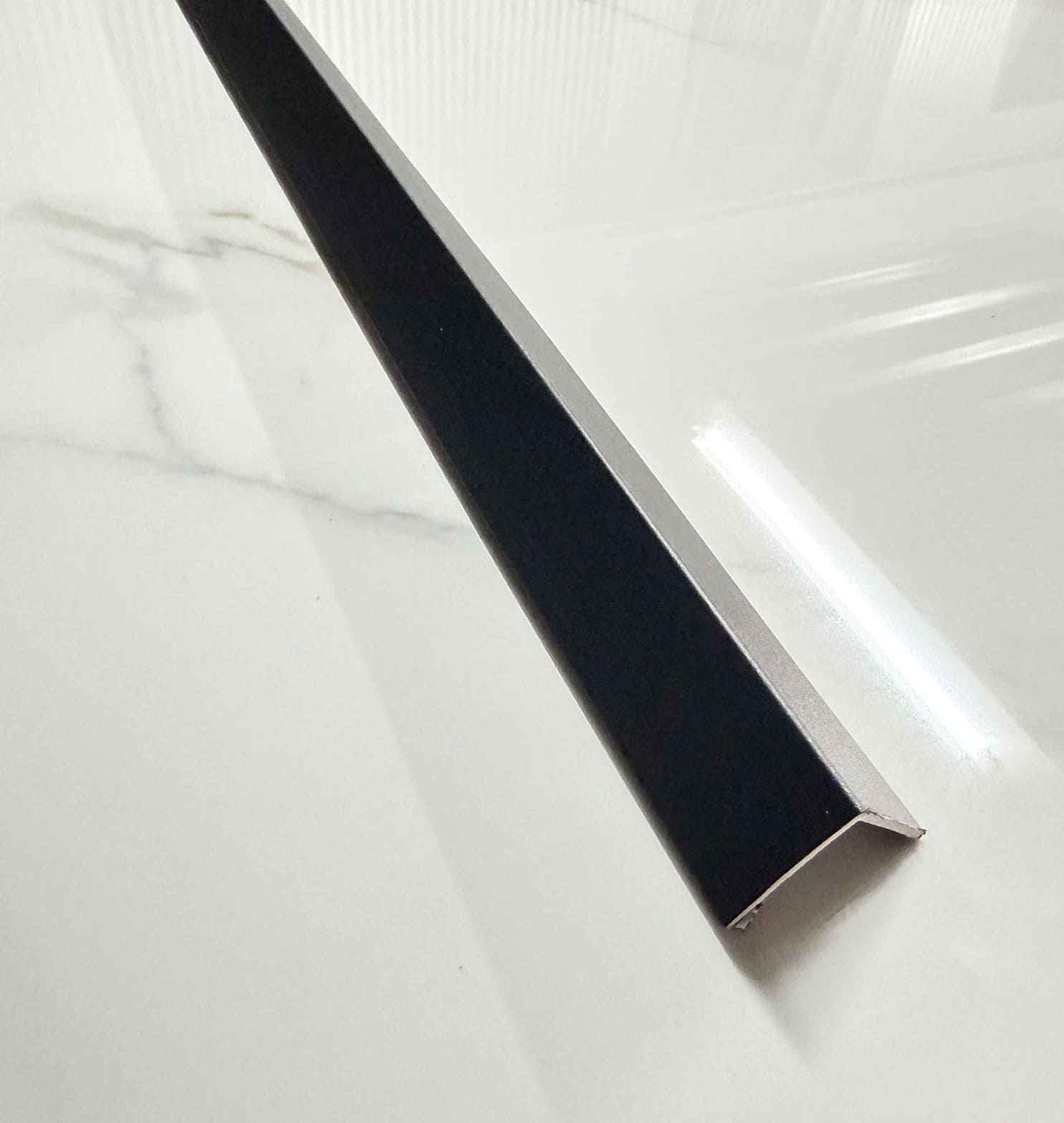 revo surfaces perfil angular pvc interior black 2