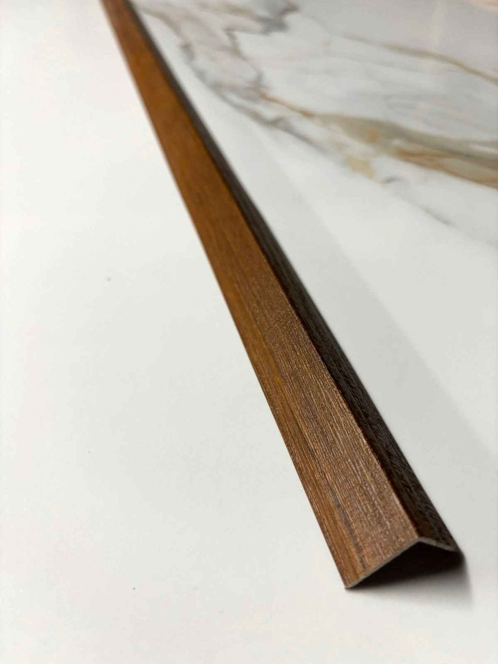 revo surfaces perfil angular pvc interior nogal 2