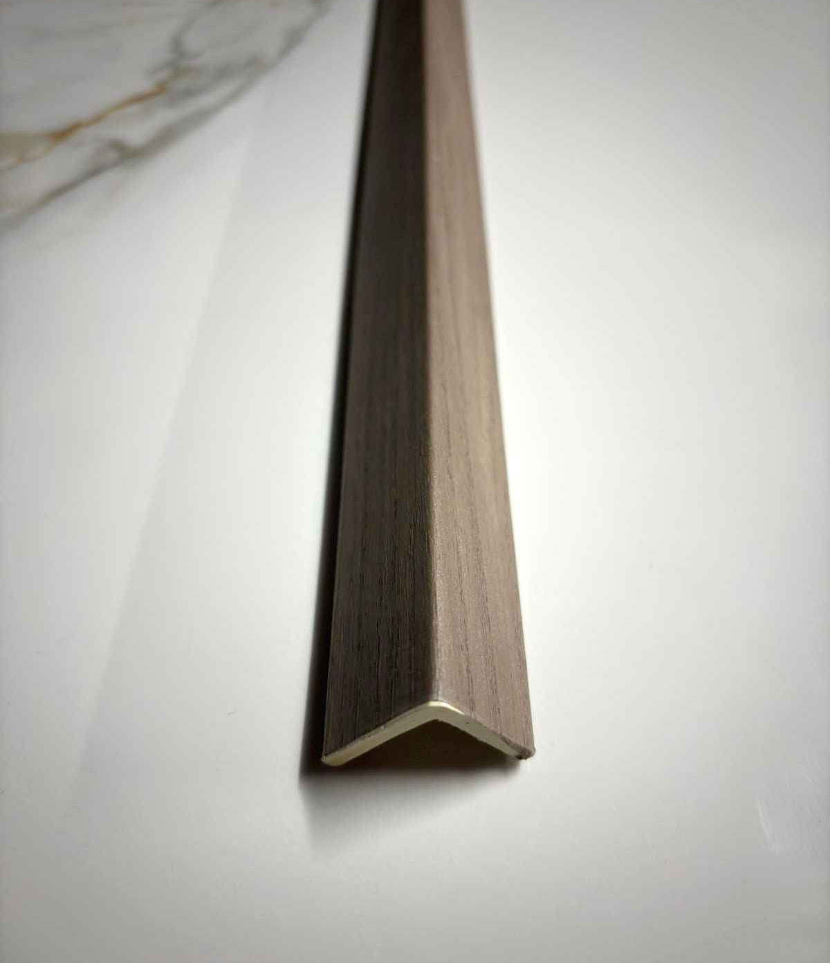 revo surfaces perfil angular wpc interior gris madera 1