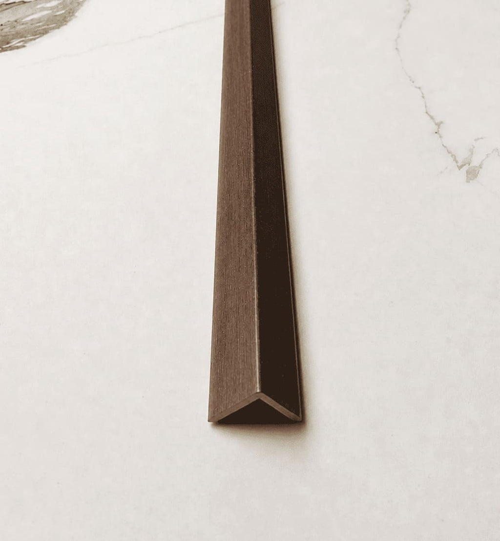 revo surfaces perfil angular wpc interior roble 1
