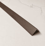 revo surfaces perfil angular wpc interior roble 1