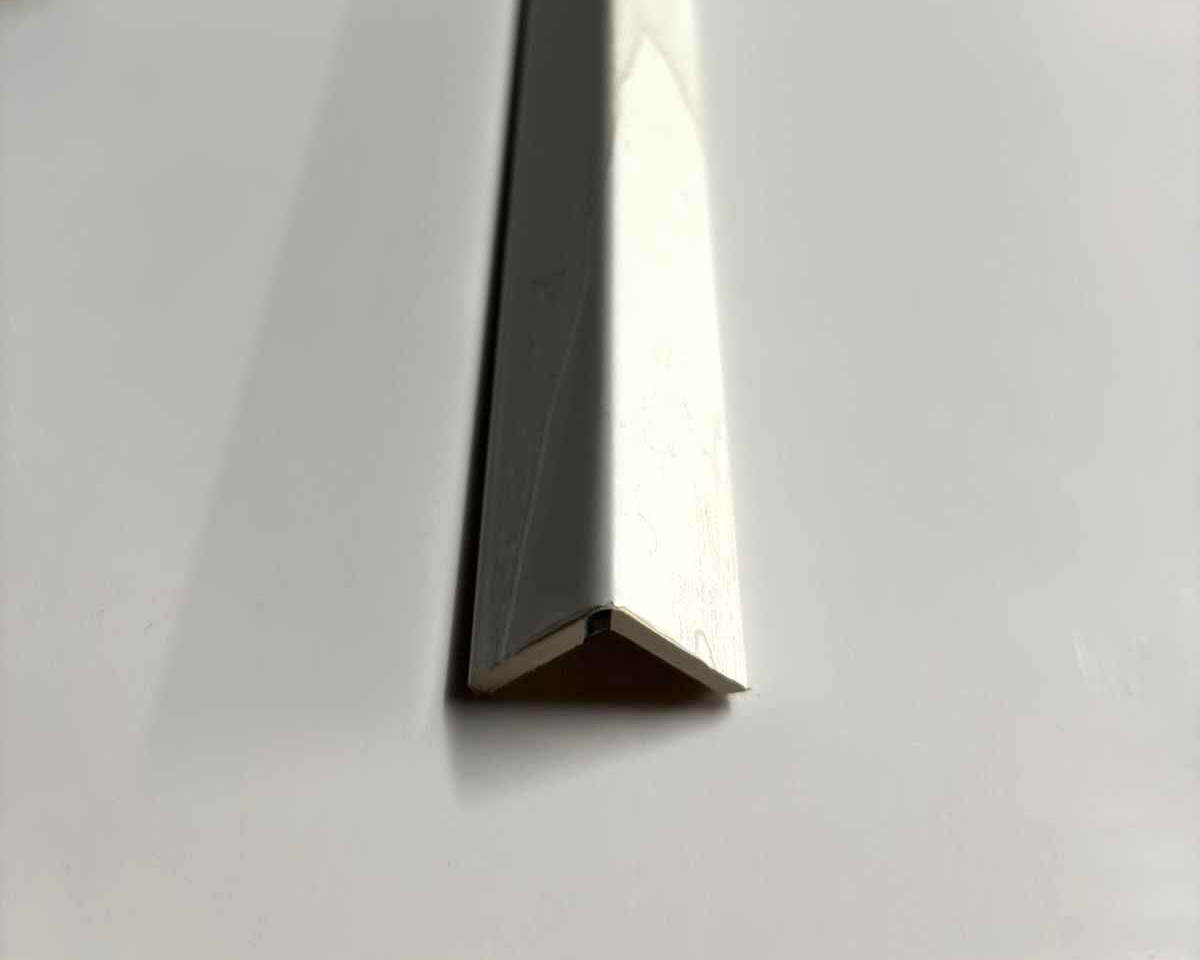 revo surfaces perfil angular wpc interior white oak 3