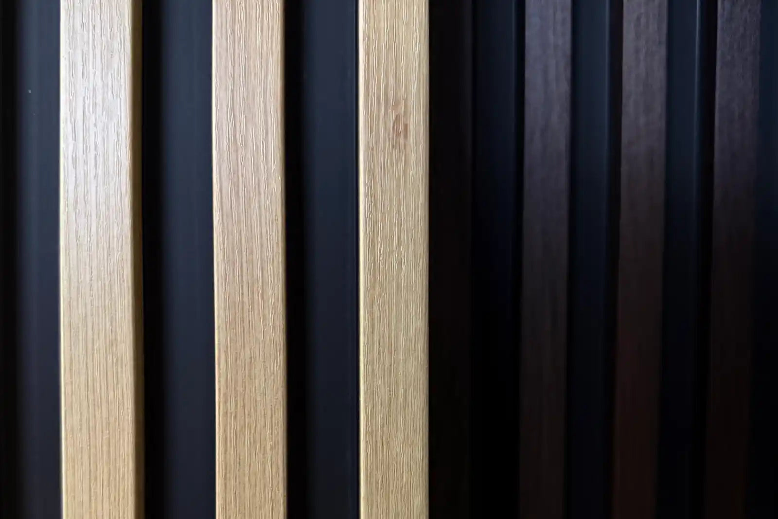 revo surfaces wall panel pvc interior bamboo fondo negro close up