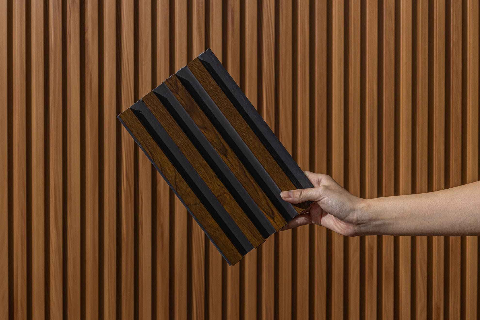 revo surfaces wall panel pvc interior nogal fondo negro sobrepuesto